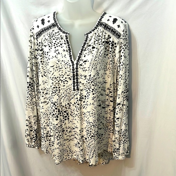 Lucky Brand Black and White V Neck Long Sleeve Blouse Notch Embroidery Size 1XL - Picture 1 of 8